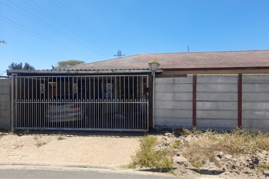 3 Bedroom Property for Sale in Labiance Estate Western Cape